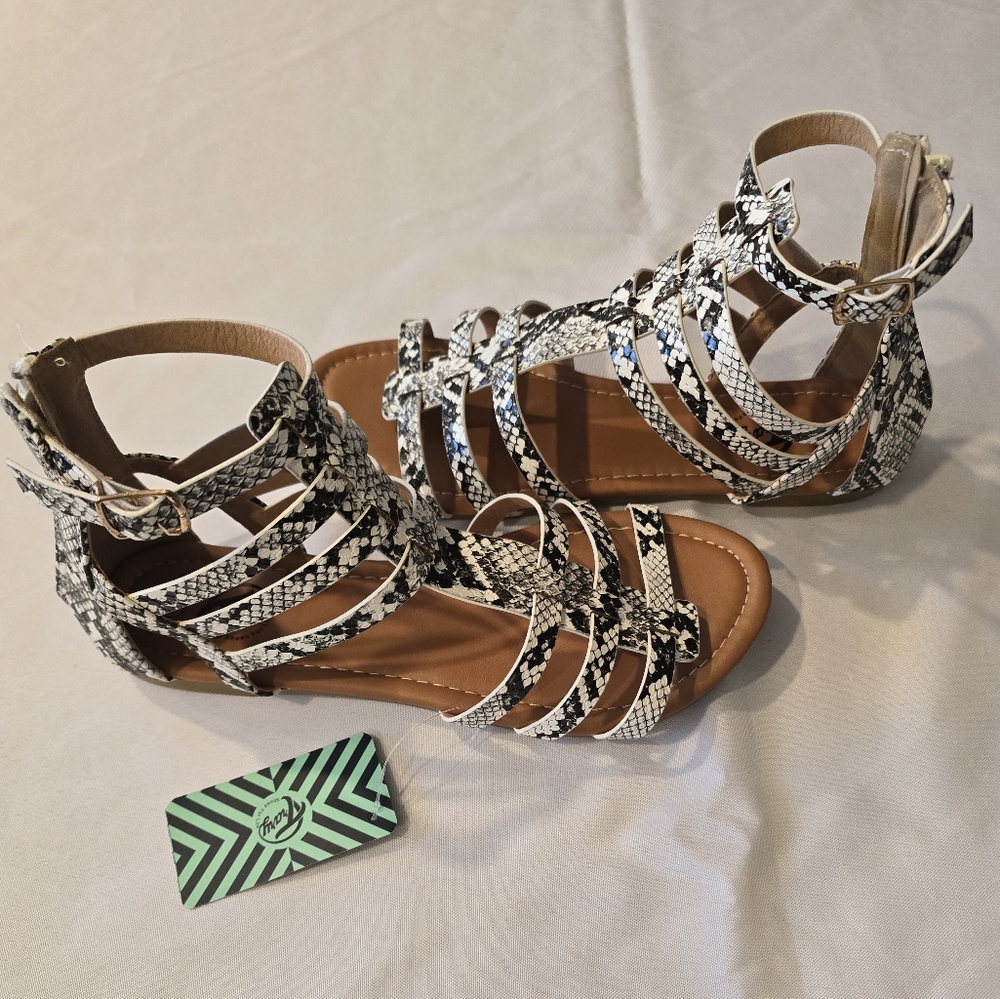 Trary Mamie Gladiator Flat Sandals